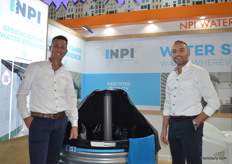 Erik van der Geest and Boubker Bouchtaoui with NPI decided to keep it dry today by not jumping in the silo while it was raining cats and dogs outside.